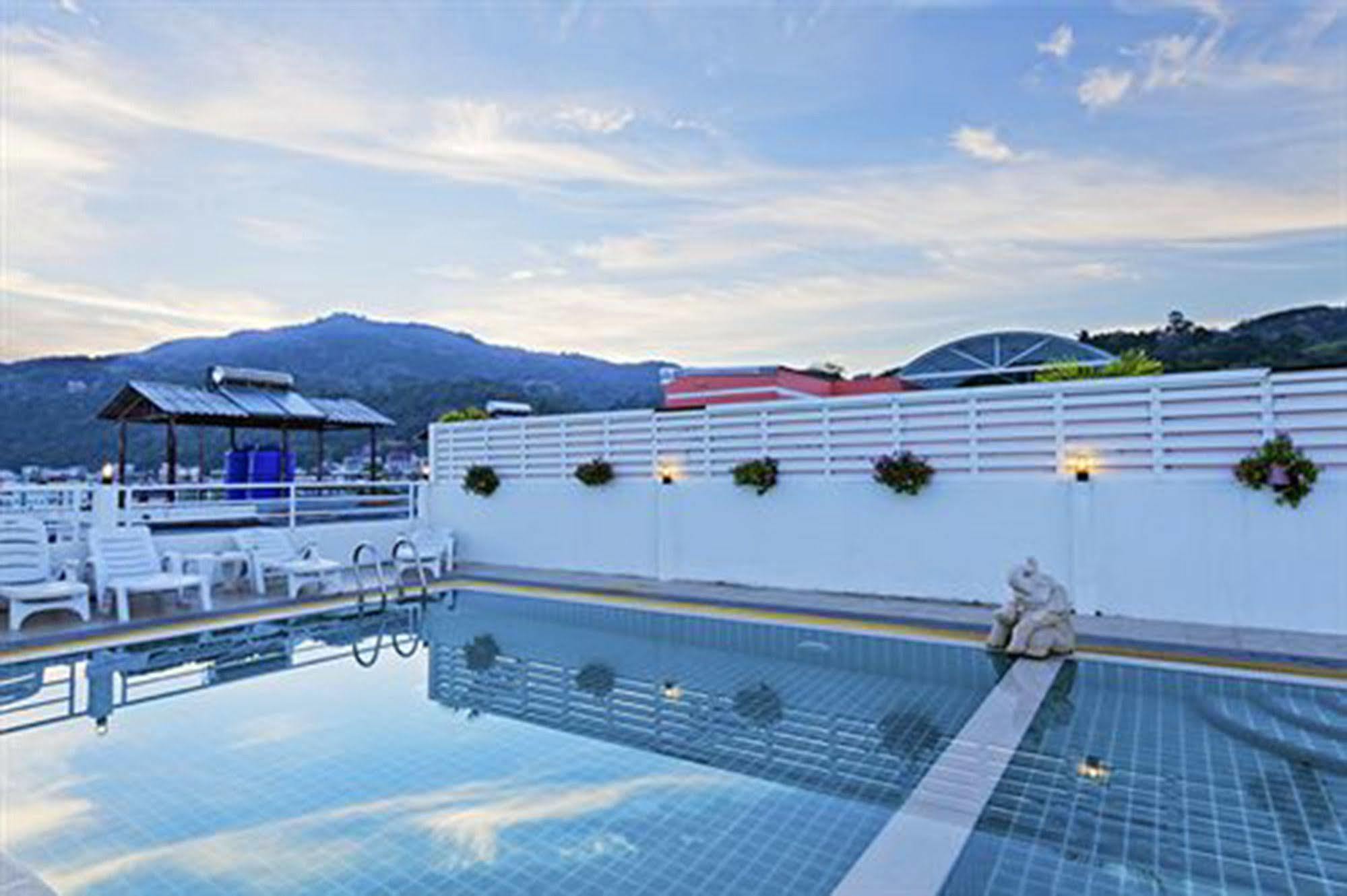 Garden Phuket Hotel Patong Экстерьер фото
